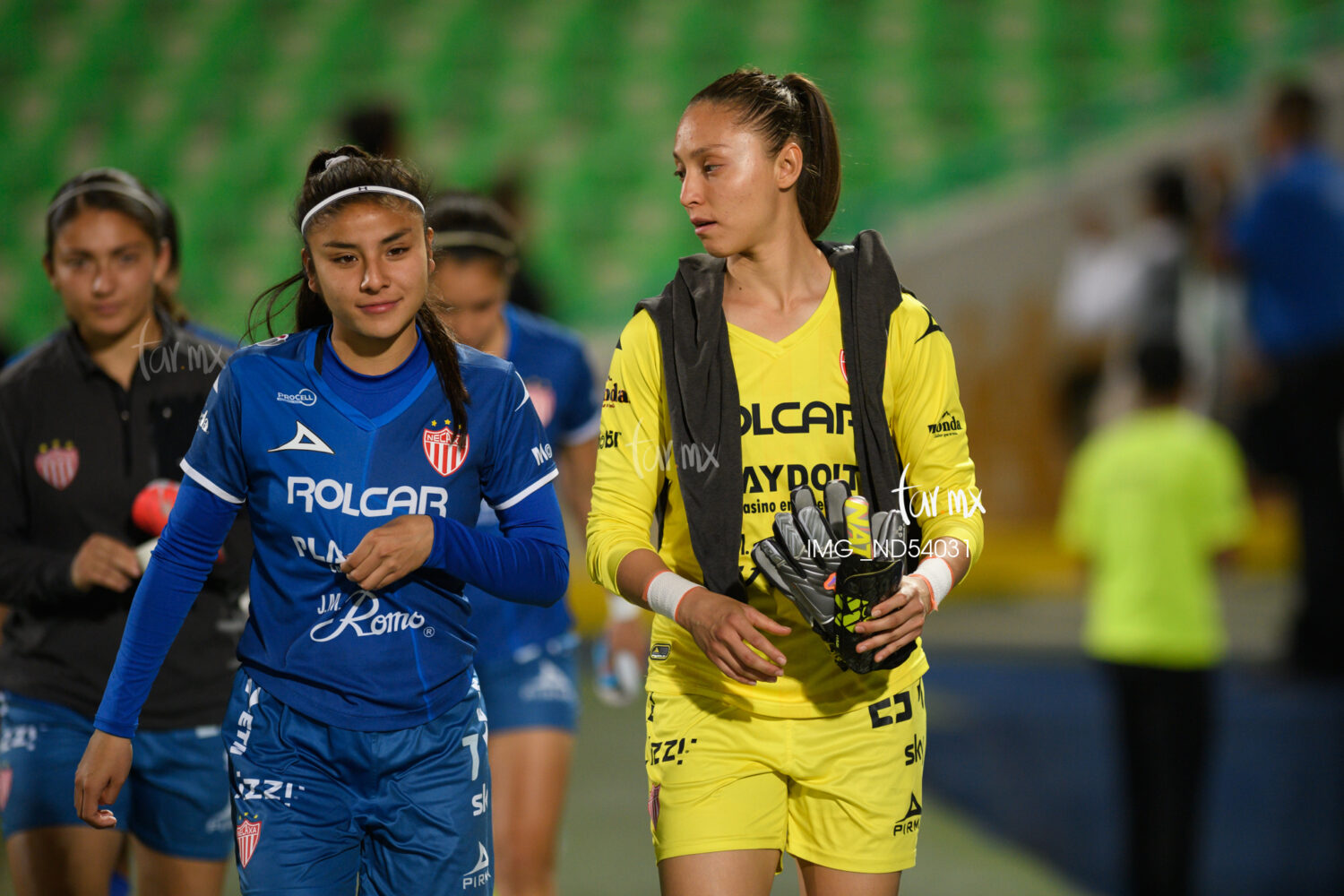 Former Necaxa goalkeepers Dayri Hernández and Alejandra Guerrero.